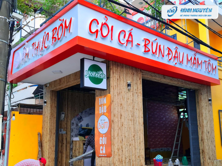 Ưu nhược điểm bảng Alu và Mica-Chất liệu nào phù hợp?