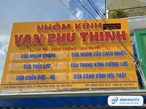 làm bảng hiệu nhôm kính đẹp
